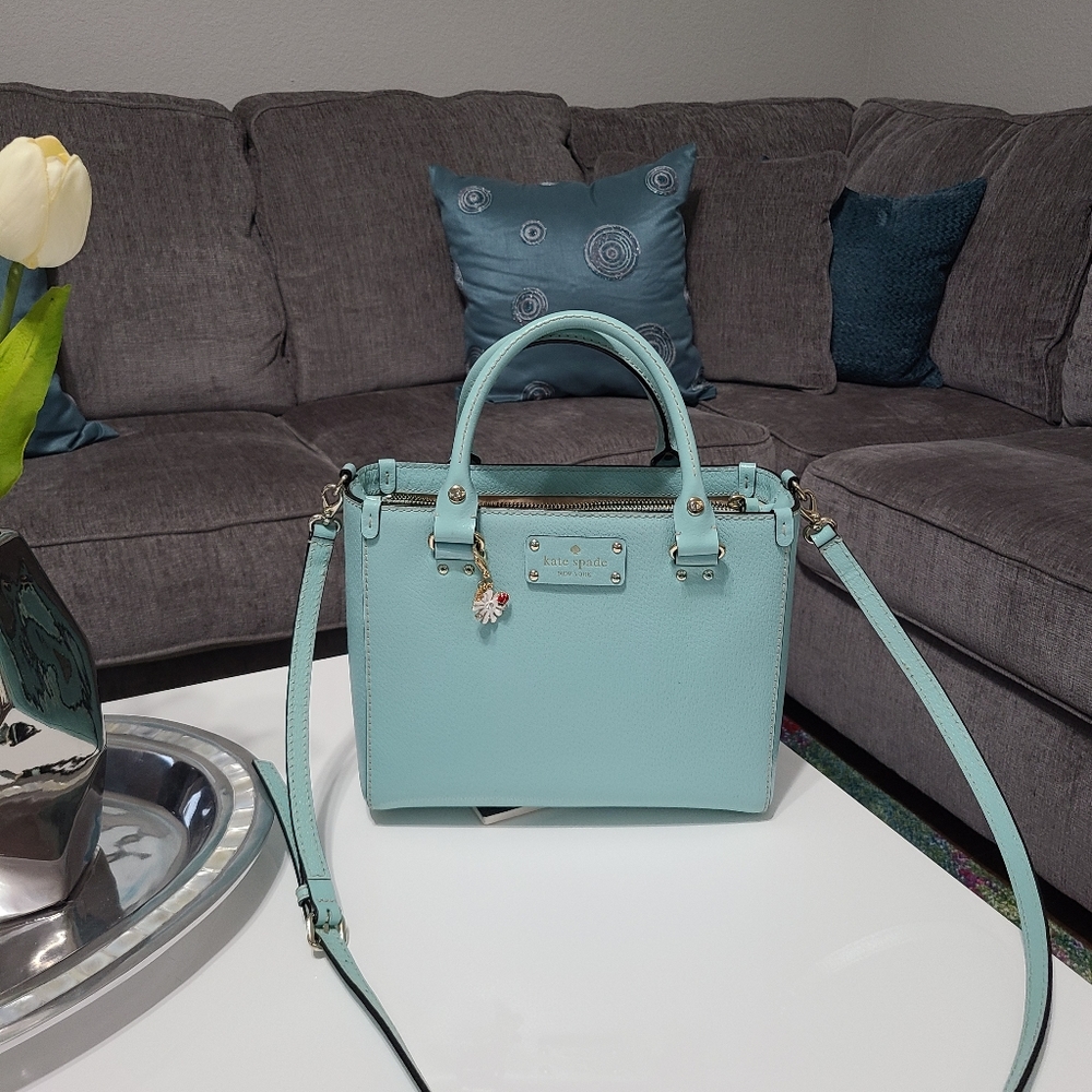 EUC - Kate Spade ♠️ Crossbody Bag w/bag charm - Picture 4 of 16